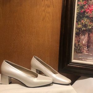 AMALFI ITALY Pearl genuine leather heels
